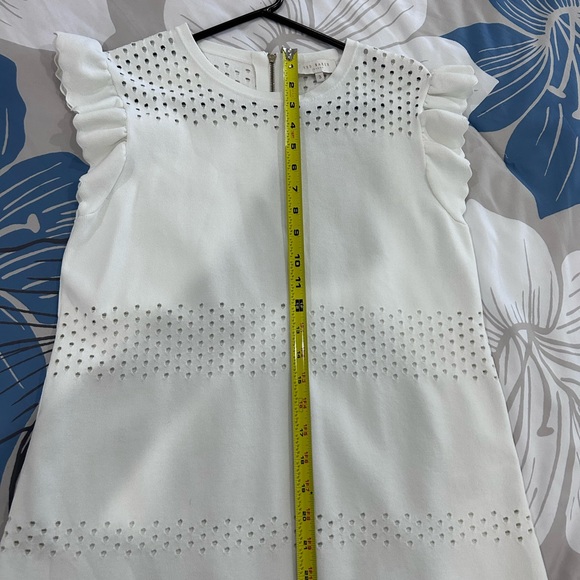 💰PRICE ⬇️ TED BAKER LONDON • Beige/White Ruffle Sleeved Sweater Blouse • sz 3 - Picture 5 of 8